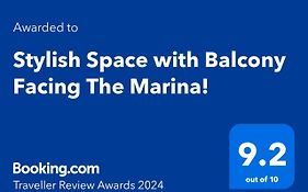Stylish Space With Balcony Facing The Marina!